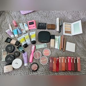 Not Seperating!!! Huge assorted makeup lot